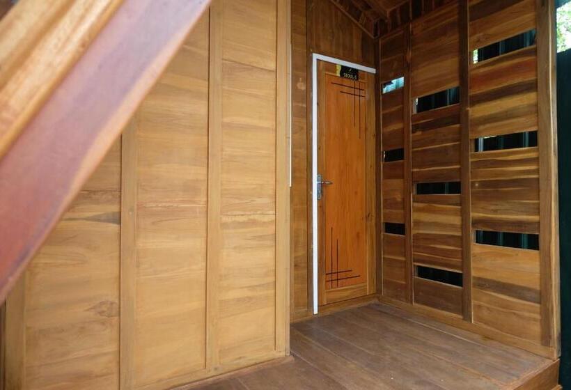 Hotelli Urbanview Villa Lukulo Kebumen By Reddoorz