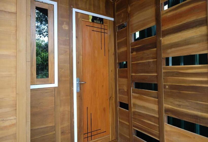 Hotelli Urbanview Villa Lukulo Kebumen By Reddoorz