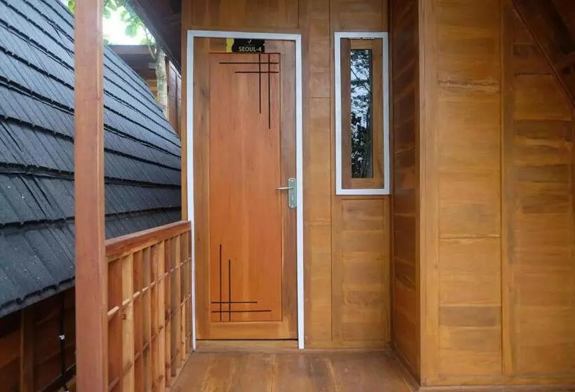 ホテル Urbanview Villa Lukulo Kebumen By Reddoorz