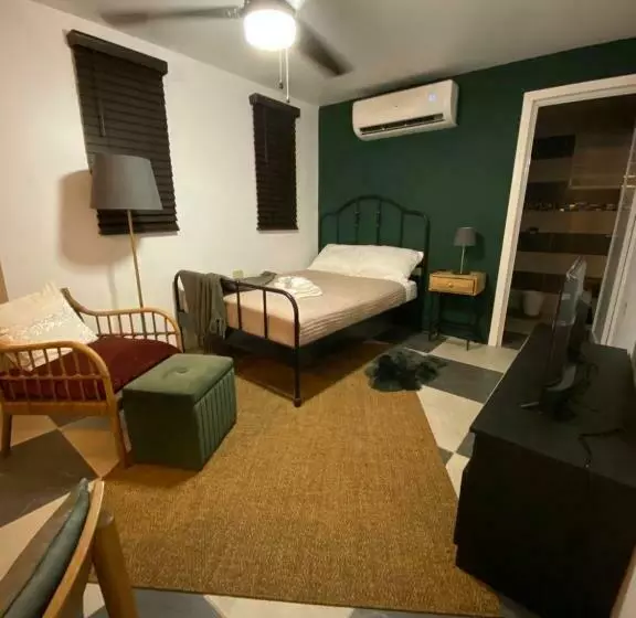 El Flamingo Beach Club