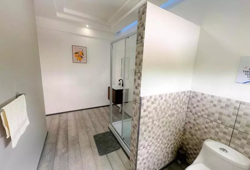 Majatalo Casa Garitas Guesthouse & Car Rental   Free Sjo Airport Shuttle