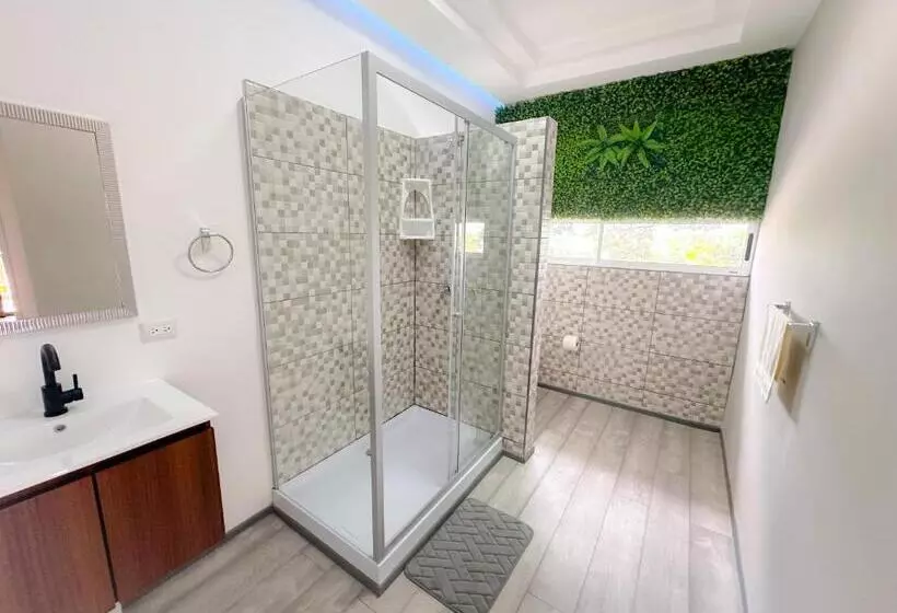 Majatalo Casa Garitas Guesthouse & Car Rental   Free Sjo Airport Shuttle