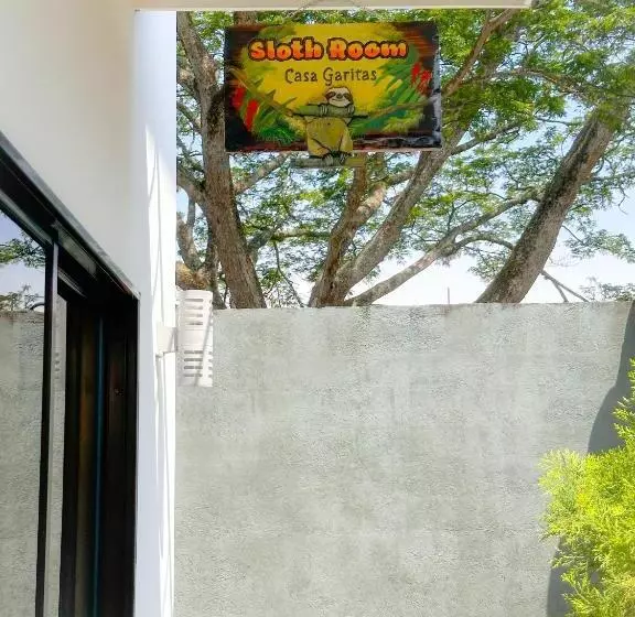 Majatalo Casa Garitas Guesthouse & Car Rental   Free Sjo Airport Shuttle