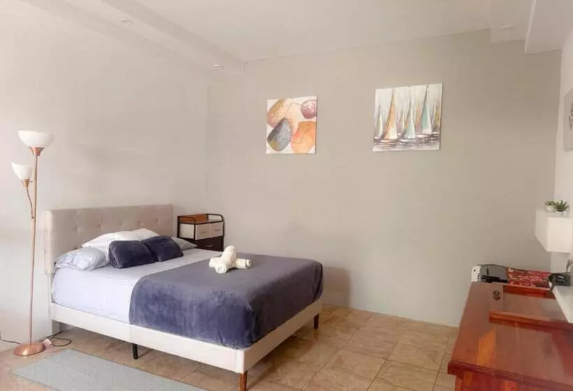 Majatalo Casa Garitas Guesthouse & Car Rental   Free Sjo Airport Shuttle