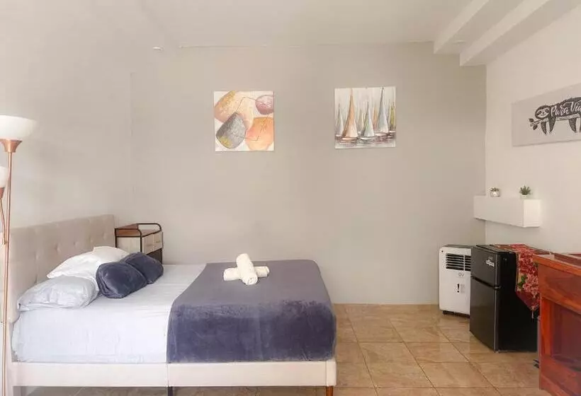 Majatalo Casa Garitas Guesthouse & Car Rental   Free Sjo Airport Shuttle