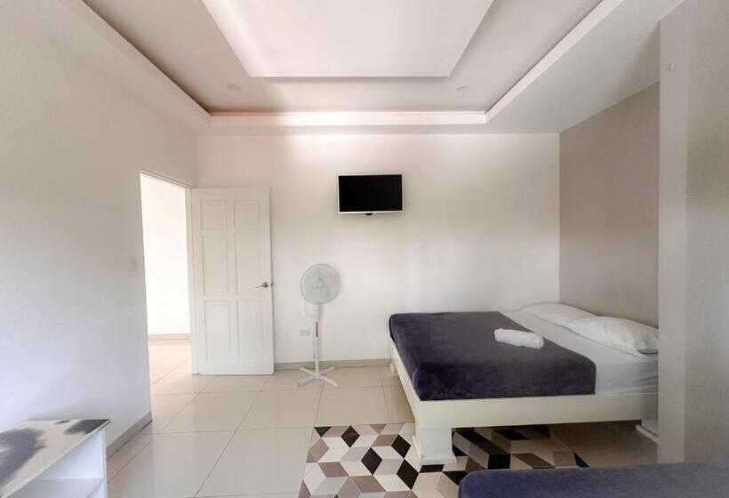 بنسيون Casa Garitas Guesthouse & Car Rental   Free Sjo Airport Shuttle