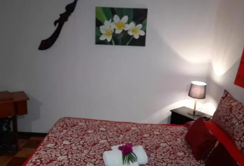 ペンション Hostal Makohe Rapa Nui