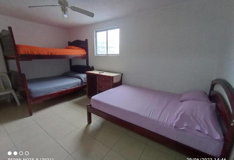 بنسيون Hostal Samary