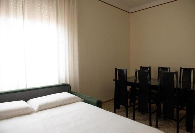 פנסיון La Rosa Rooms & Holiday Home