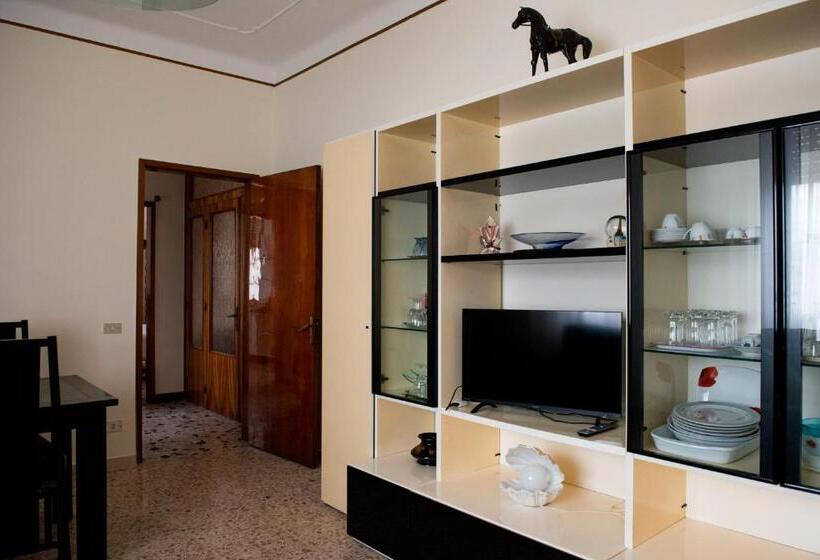 פנסיון La Rosa Rooms & Holiday Home