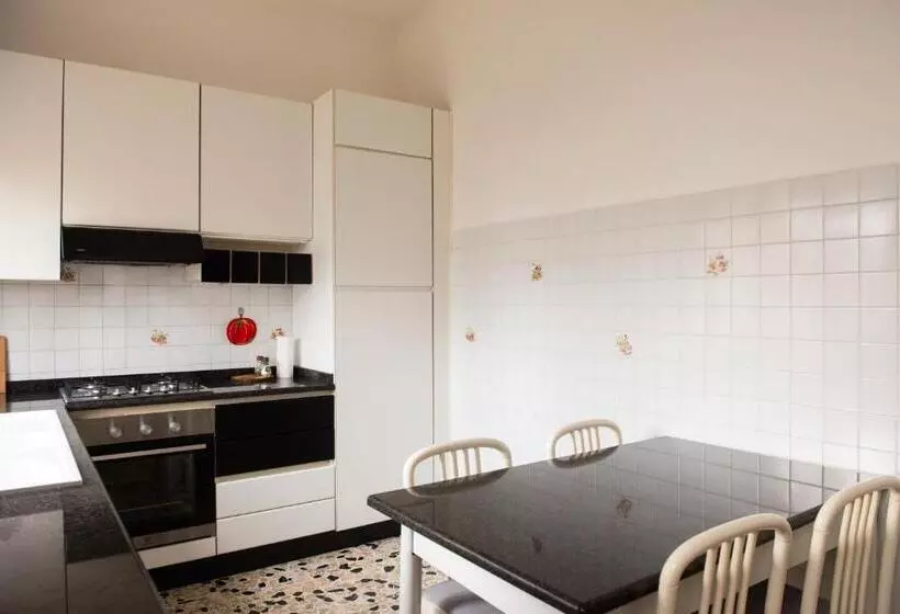 ペンション La Rosa Rooms & Holiday Home