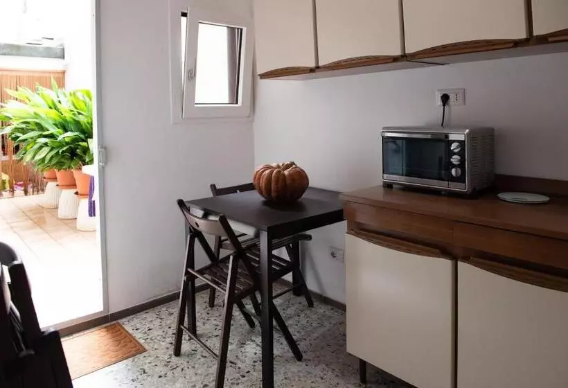 ペンション La Rosa Rooms & Holiday Home