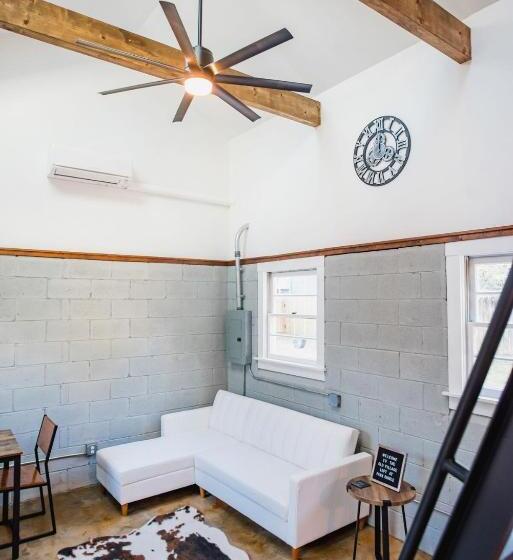 פנסיון Olde Village Loft   Unique Park Circle Experience