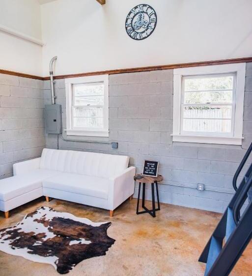 פנסיון Olde Village Loft   Unique Park Circle Experience