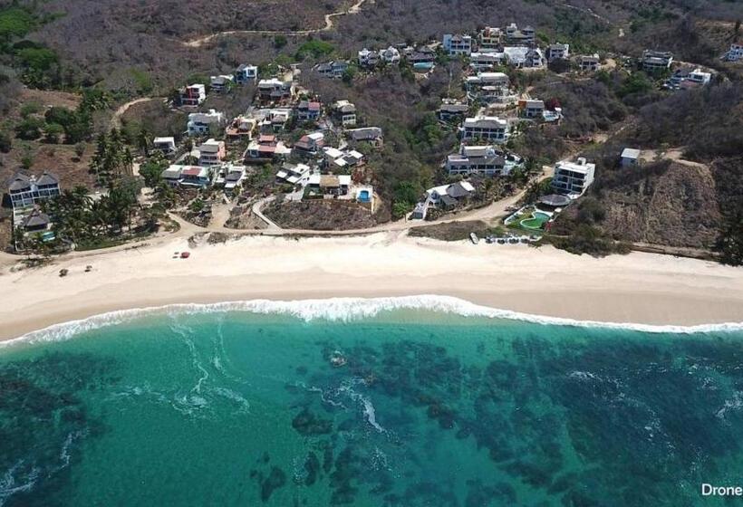 بنسيون Room In House   Double Bed, Queen Size, Small Kitchen, Terrace, Wi Fi  Air Condition Quiet