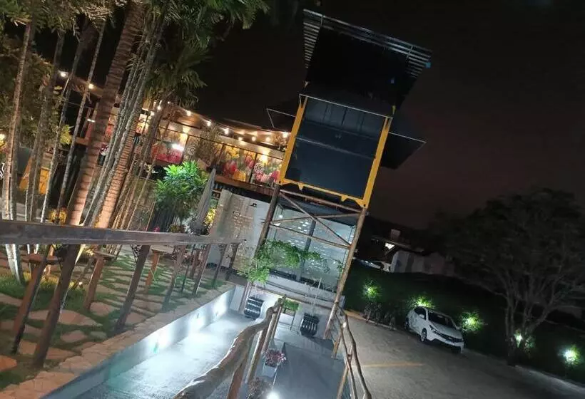 ホテル Flores De Holambra