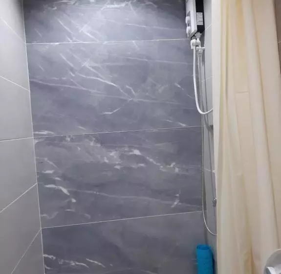 ホテル M Liloan Pension House