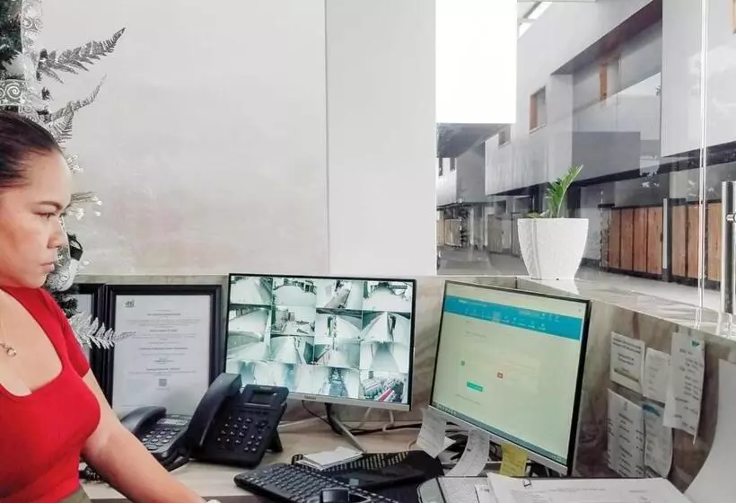 ホテル M Liloan Pension House