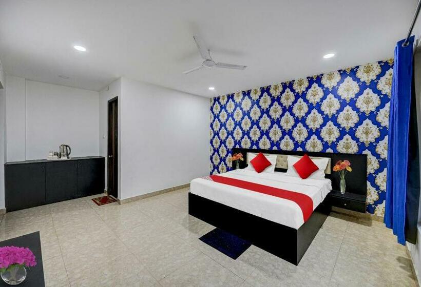 בית מלון כפרי Oyo Flagship 80529 Salomi Premium