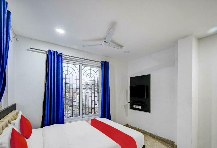 בית מלון כפרי Oyo Flagship 80529 Salomi Premium