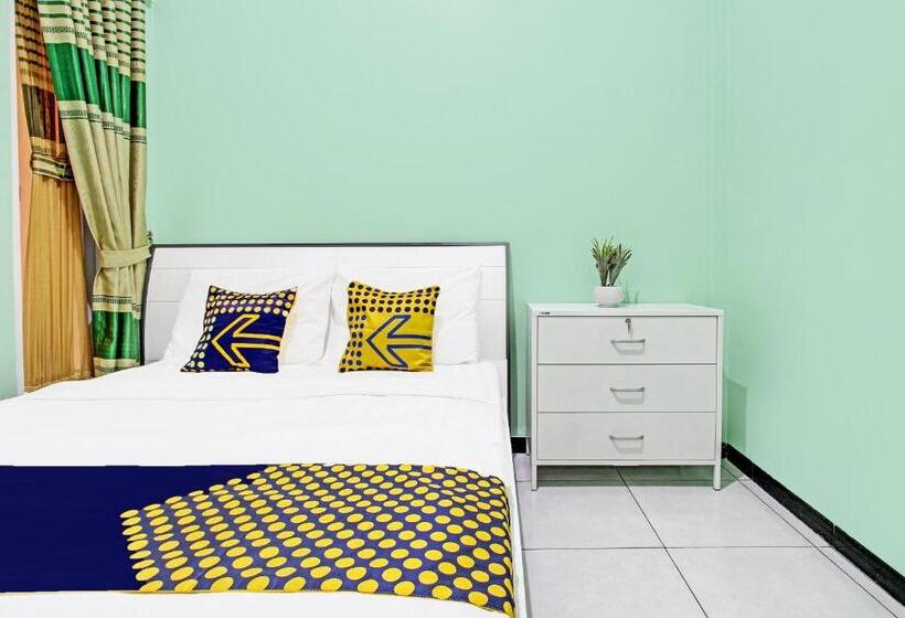 בית מלון כפרי Spot On 92012 Homestay Grand Mahkota Permai Syariah