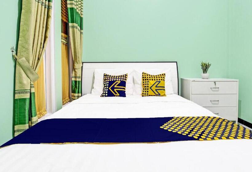 בית מלון כפרי Spot On 92012 Homestay Grand Mahkota Permai Syariah