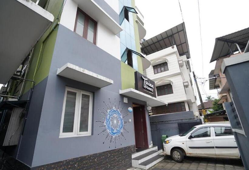 Hotel Twinn Waves By Atmos