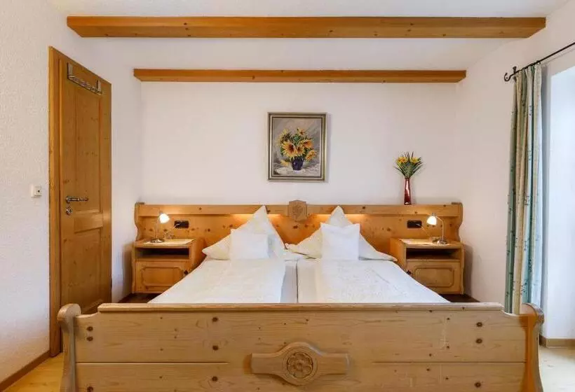 ペンション Haus Huis N