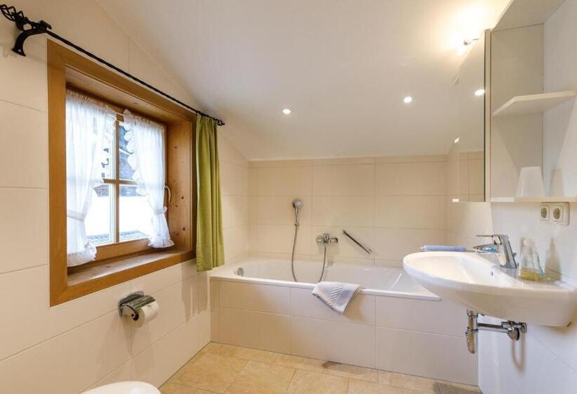 ペンション Haus Huis N