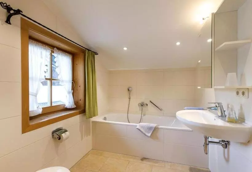 ペンション Haus Huis N