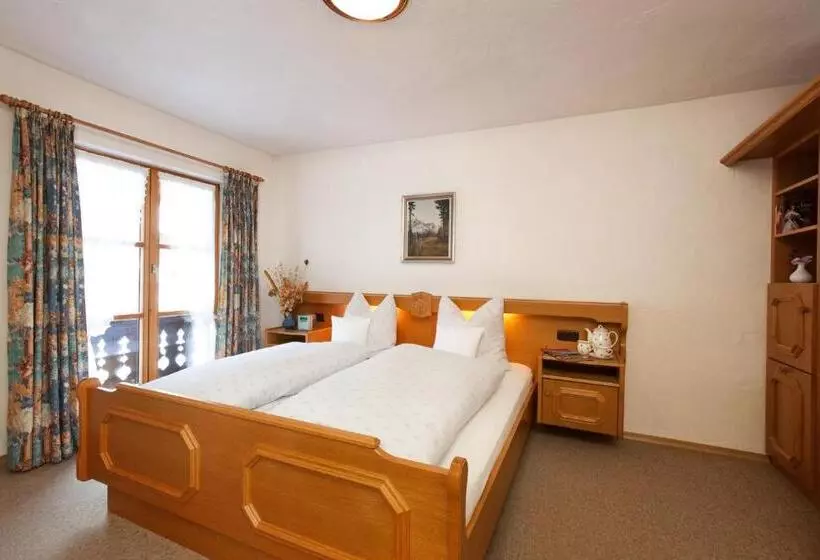 ペンション Haus Huis N