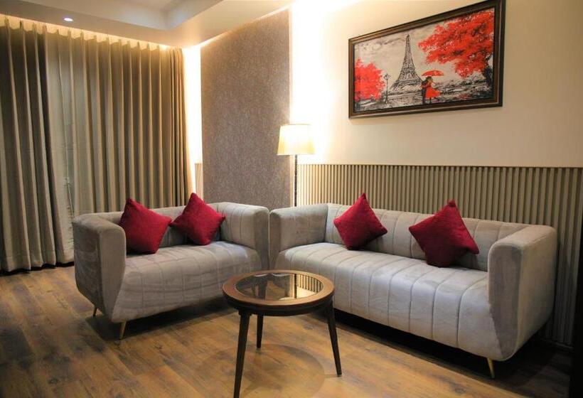 Pride Biznotel Haldwani Near Kathgodam Railway Station