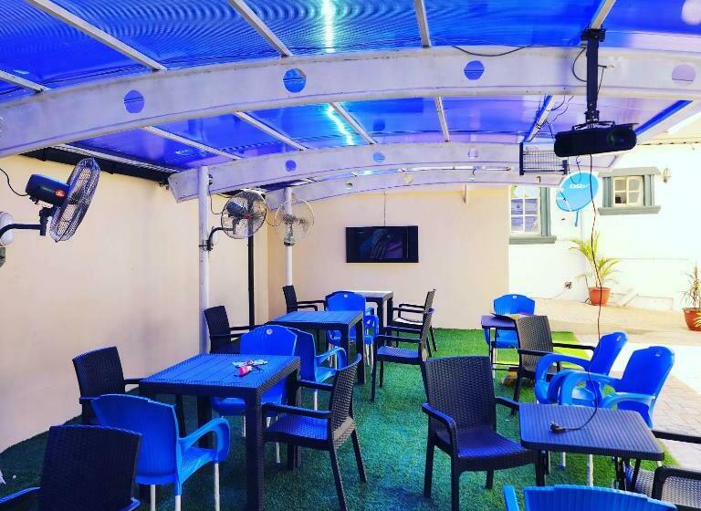 The 401 Hotel And Suites