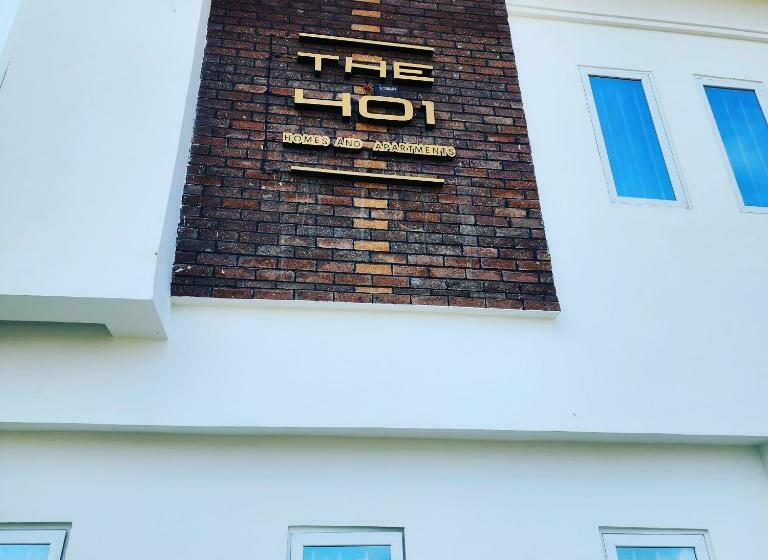 The 401 Hotel And Suites