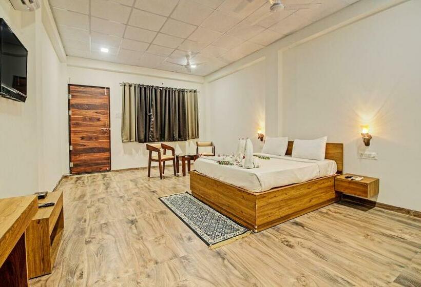 Aaranya Resort By Vihasta