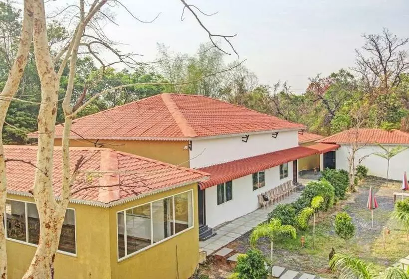 Aaranya Resort By Vihasta