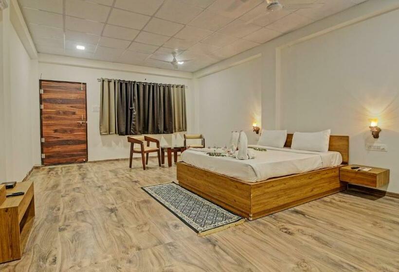 Aaranya Resort By Vihasta