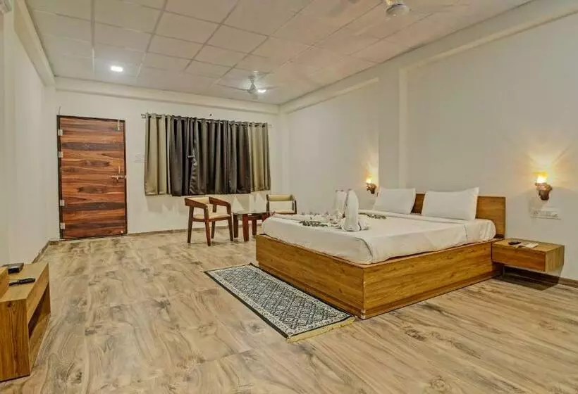 Aaranya Resort By Vihasta