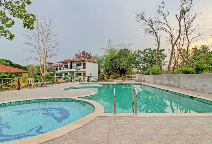 Aaranya Resort By Vihasta