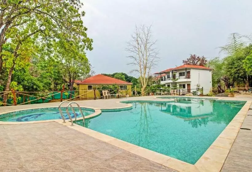 Aaranya Resort By Vihasta