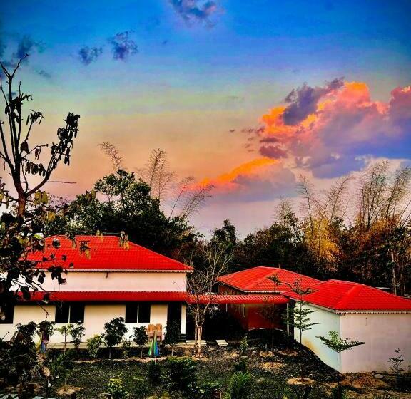 Aaranya Resort By Vihasta