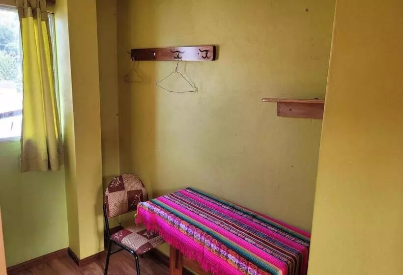 ユースホステル La Minga Hostal