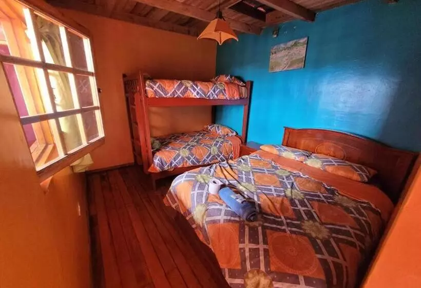 ユースホステル La Minga Hostal