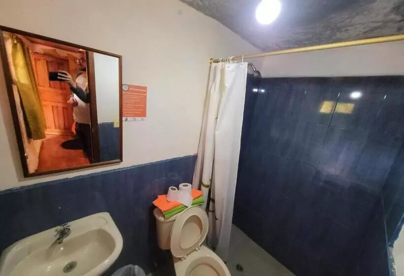 ユースホステル La Minga Hostal