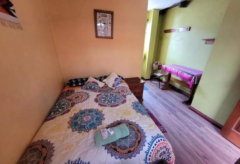 ユースホステル La Minga Hostal