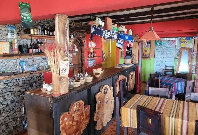 ユースホステル La Minga Hostal