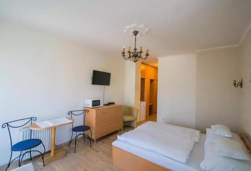 ベッドアンドブレックファースト Jade Panzio