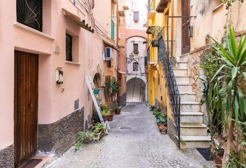 تختخواب و صبحانه La Torre 31