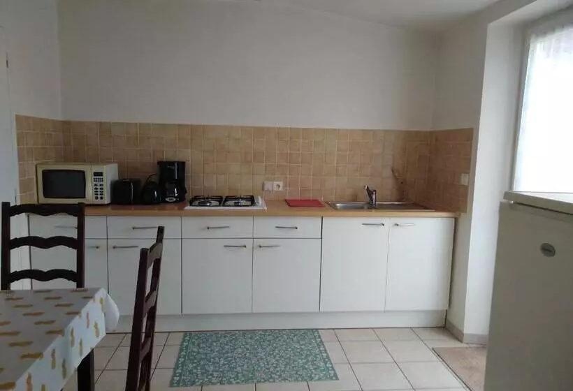 Aamiaismajoitus (B&B) Les Trois Geais