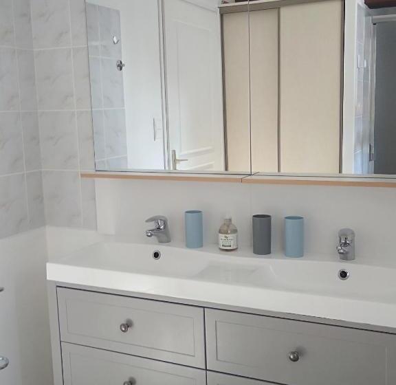 ベッドアンドブレックファースト Les Trois Geais